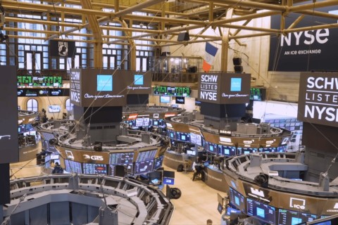 Dólar opera em queda e vai a R$ 5,06, após inflação dos EUA e de olho no petróleo; Ibovespa sobe